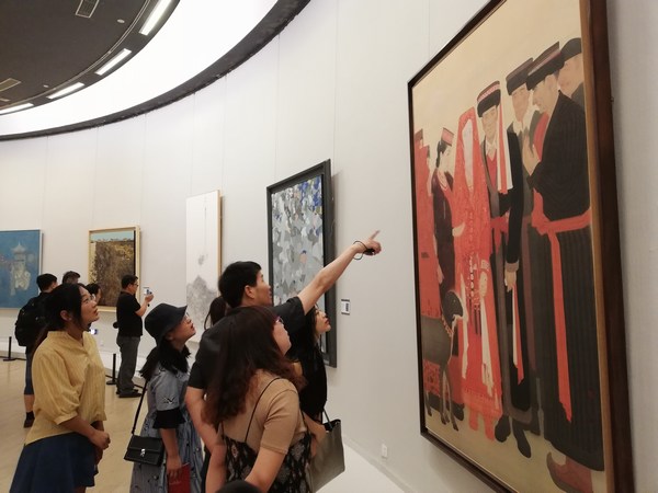 完美体育平台官网艺术硕士（美术）研究生赴中国美术馆开展专题艺术实践教学1.jpg