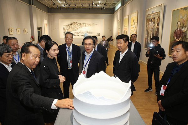 审核评估专家组考察完美体育平台官网.jpg